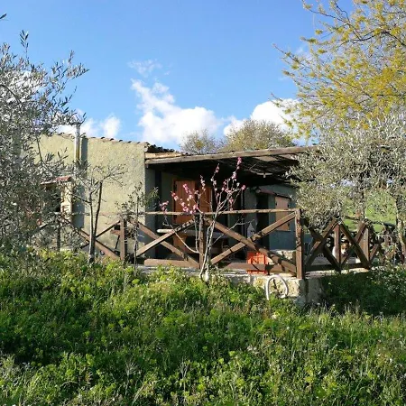 One Bedroom With Garden At Lägenhet Lercara Friddi
